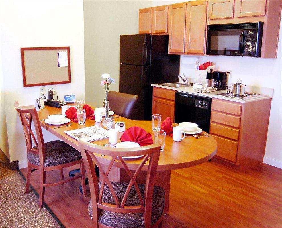Candlewood Suites Jefferson City By Ihg Room photo