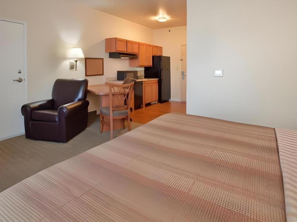Candlewood Suites Jefferson City By Ihg Exterior photo