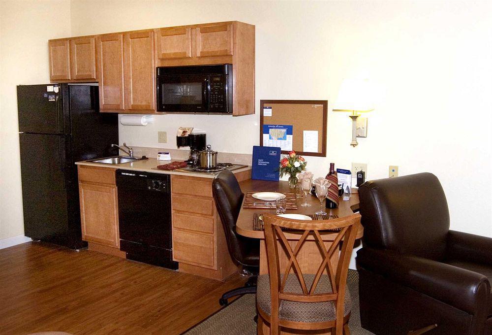 Candlewood Suites Jefferson City By Ihg Room photo